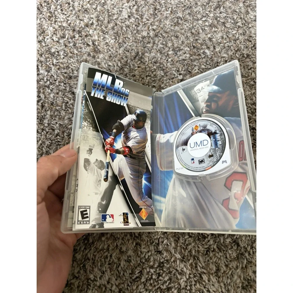 MLB 06: The Show (Sony PSP, 2006) Complete With Manual